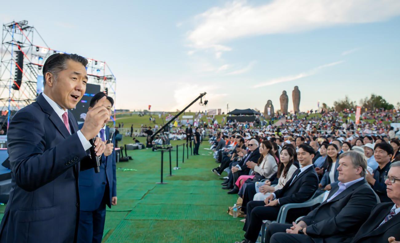 기조연설 중인 문현진 글로벌피스재단 세계의장